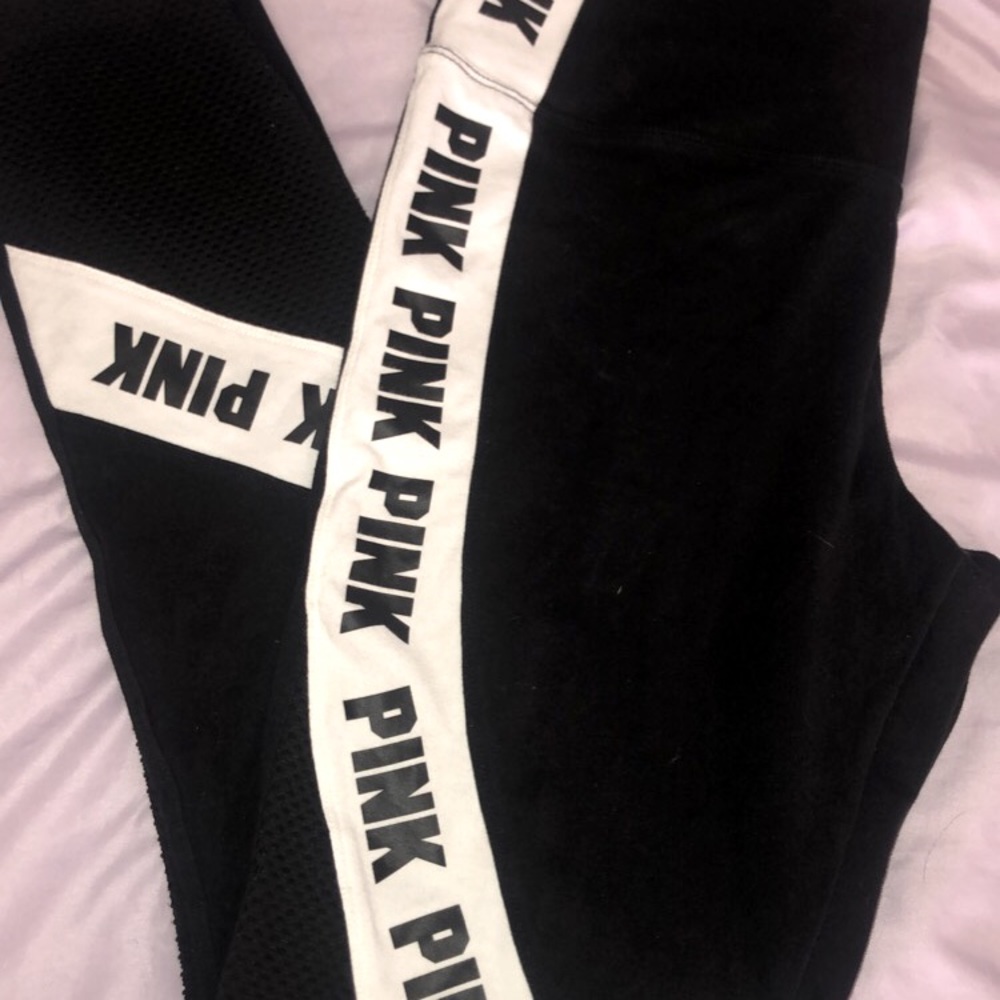 PINK yoga leggings